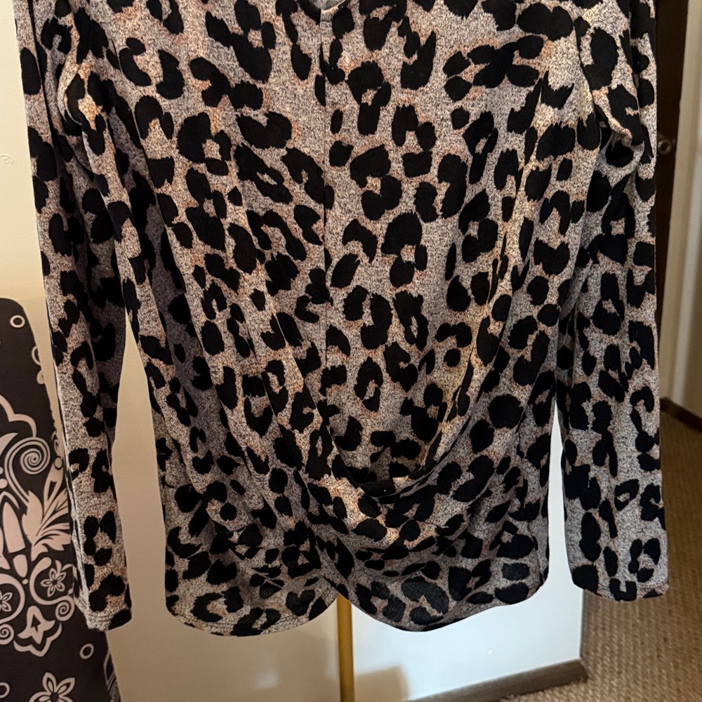Maurices Black and Tan Leopard Print Long Sleeve Top - Picture 3 of 6